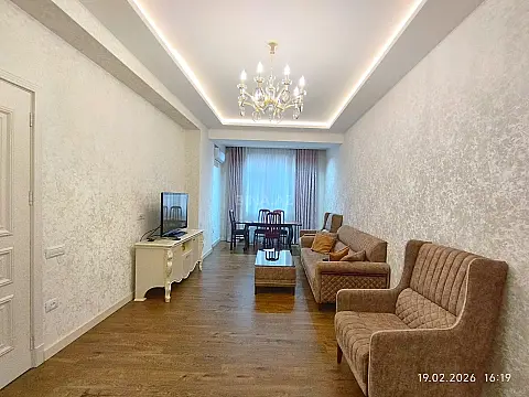 Kirayə verilir 2 otaqlı mənzil 84 m²