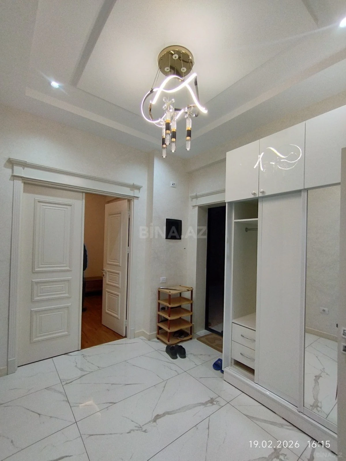 Kirayə verilir 2 otaqlı mənzil 84 m²