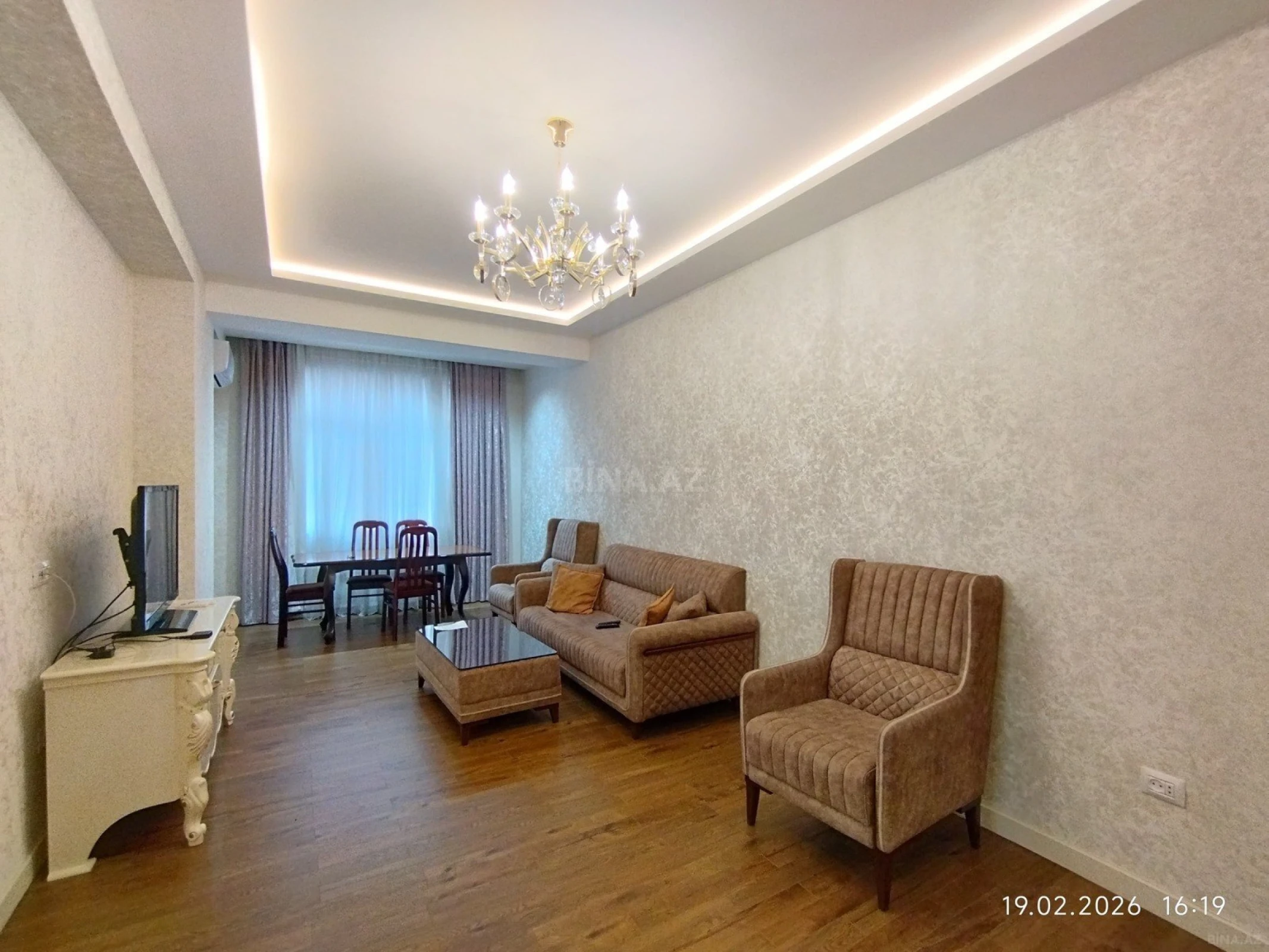 Kirayə verilir 2 otaqlı mənzil 84 m²