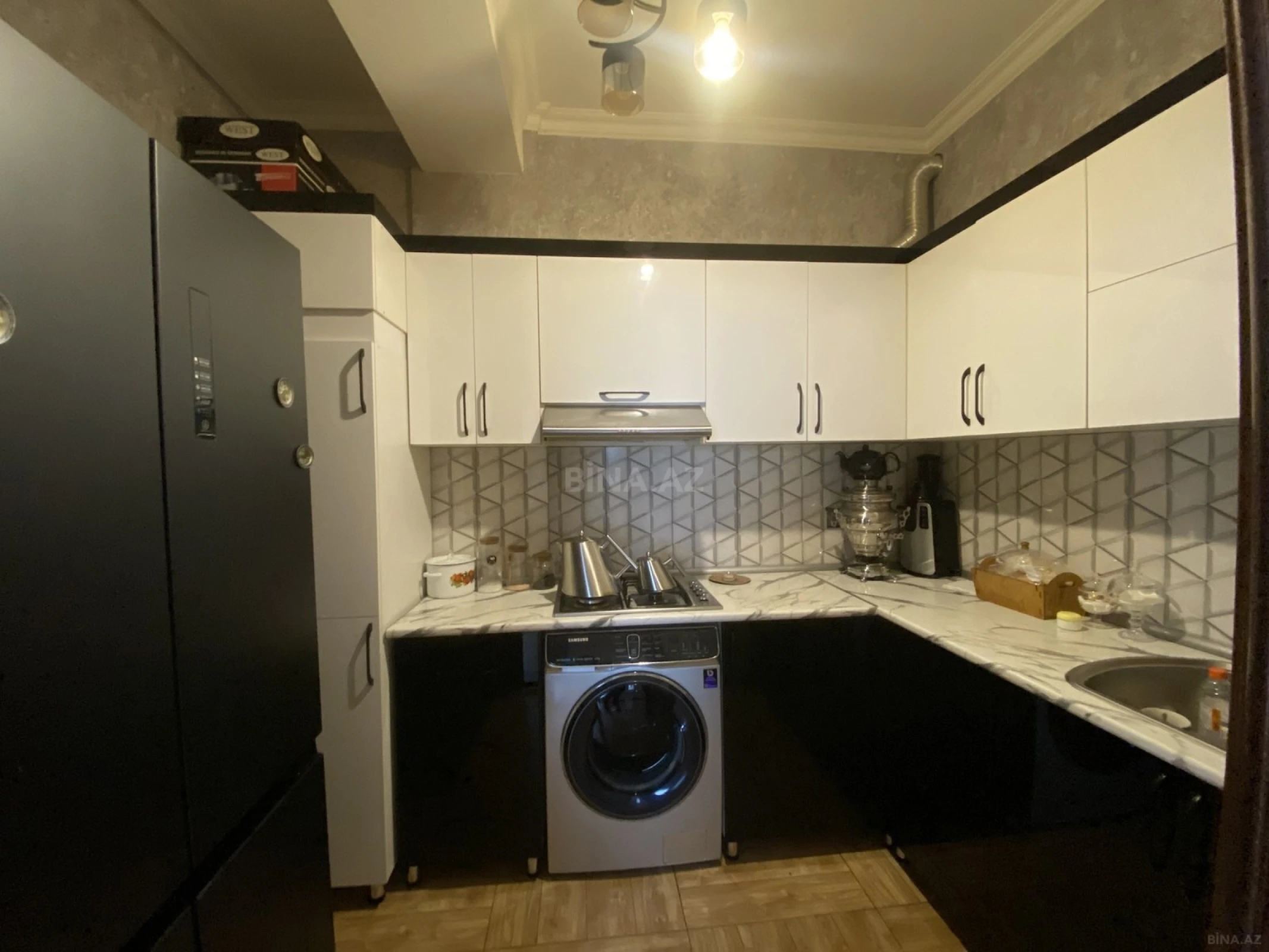 Satılır 4 otaqlı mənzil 107 m²