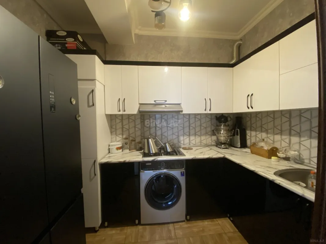 Satılır 4 otaqlı mənzil 107 m²