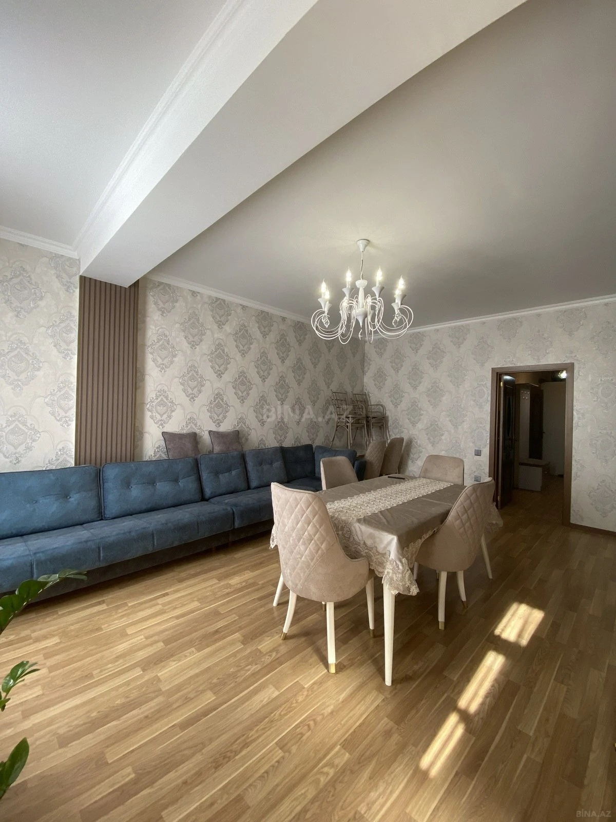 Satılır 4 otaqlı mənzil 107 m²