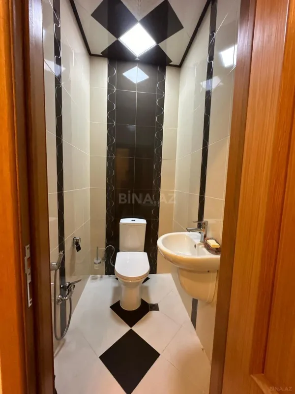 Kirayə verilir 2 otaqlı mənzil 107 m²