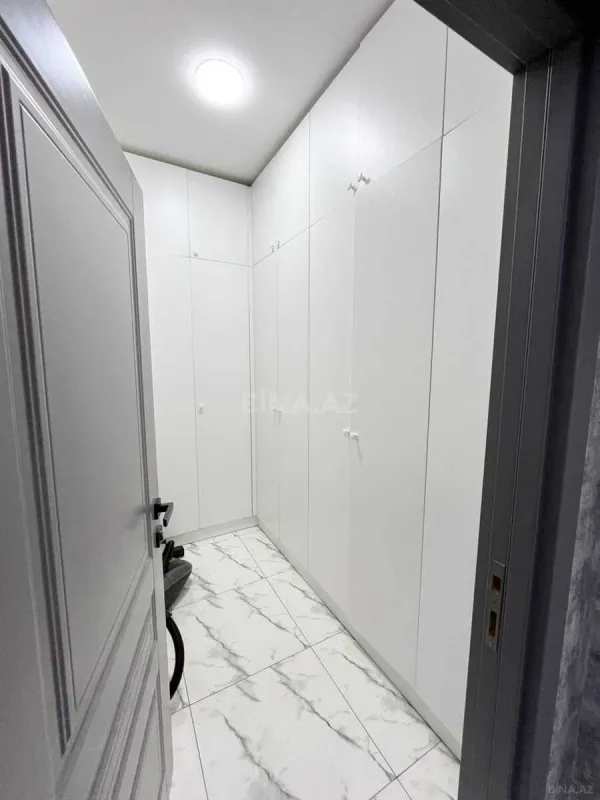 Satılır 3 otaqlı mənzil 135 m²