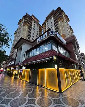 Satılır 3 otaqlı mənzil 135 m²