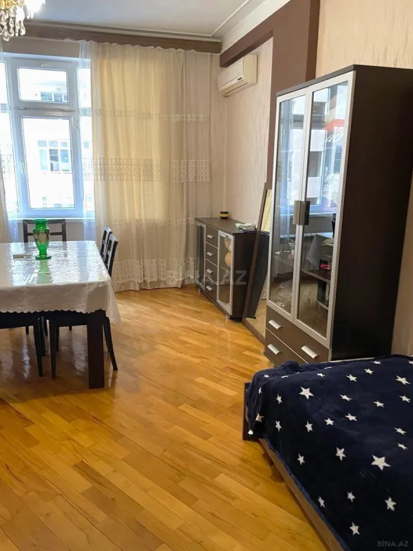 Satılır 2 otaqlı mənzil 95 m²