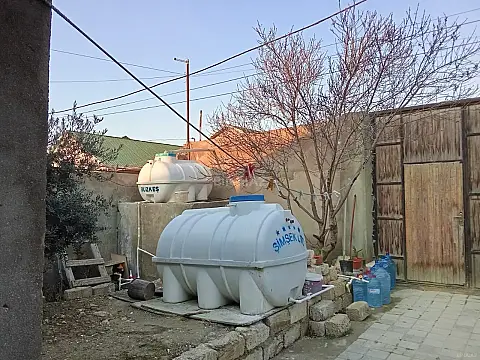 Satılır 3 otaqlı həyət evi 100 m²