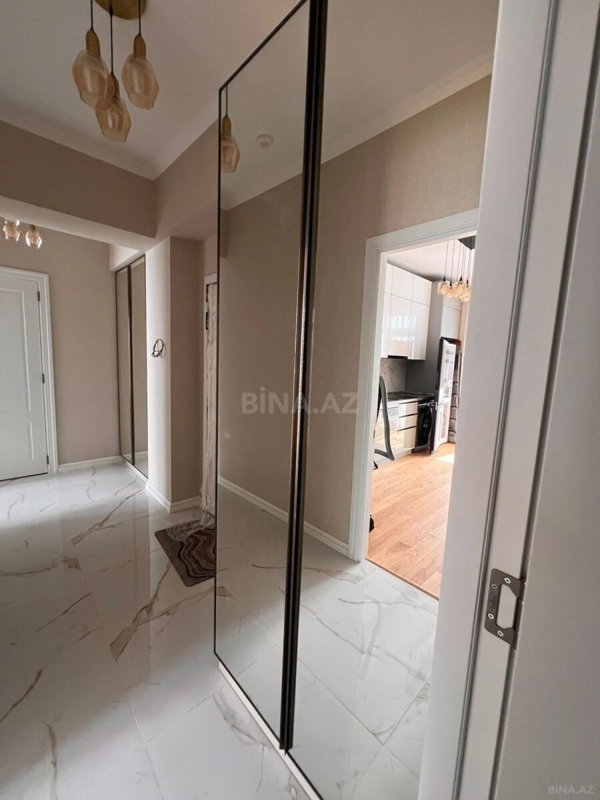 Kirayə verilir 2 otaqlı mənzil 70 m²