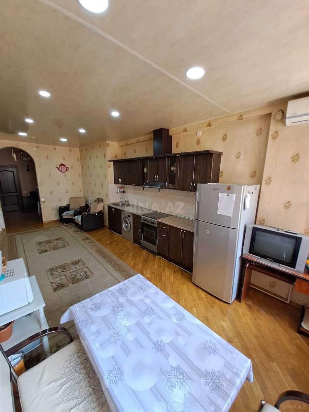 Satılır 3 otaqlı mənzil 135 m²
