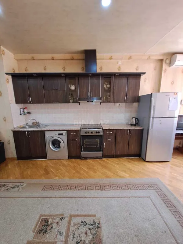 Satılır 3 otaqlı mənzil 135 m²
