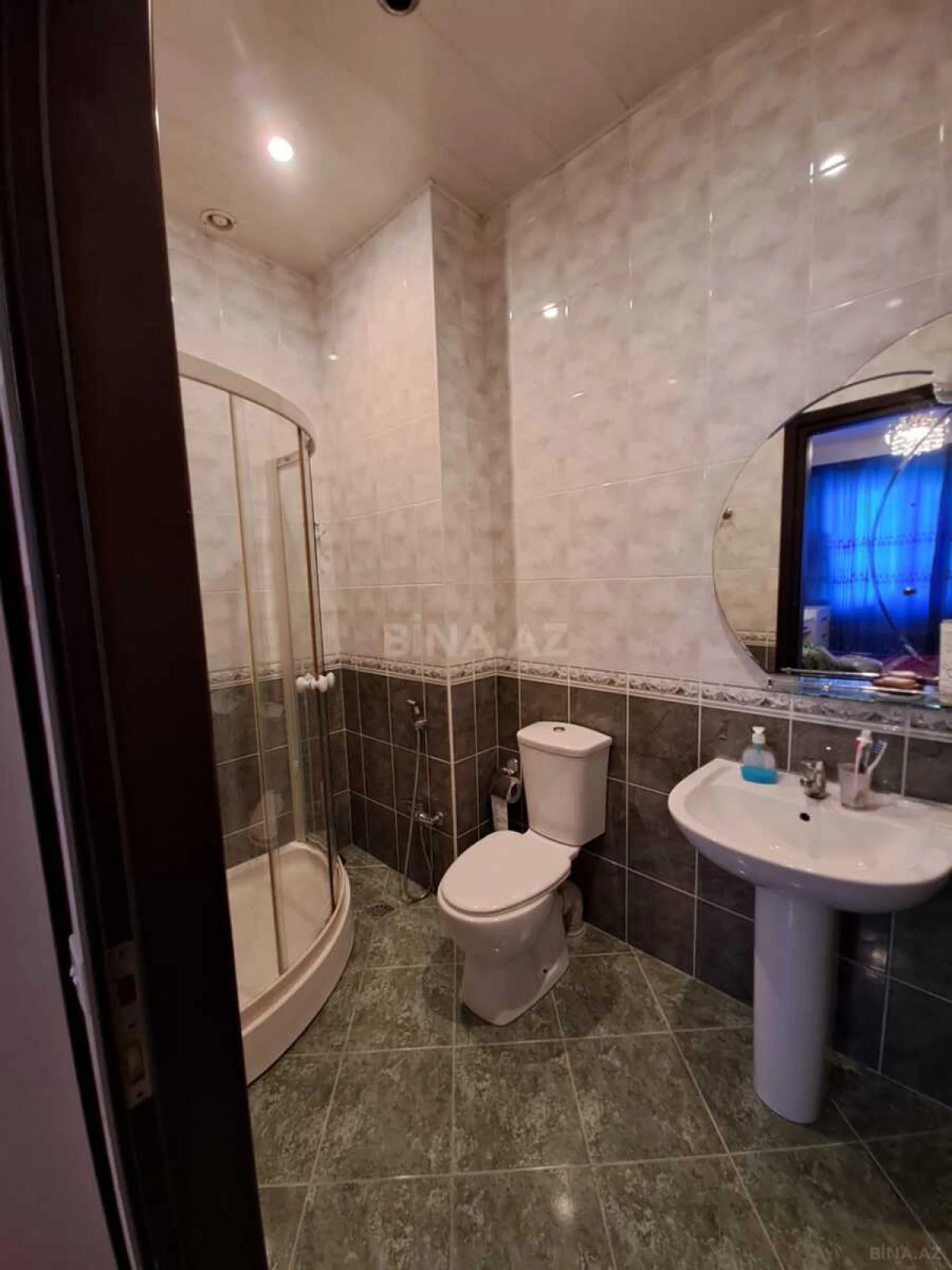 Satılır 3 otaqlı mənzil 135 m²