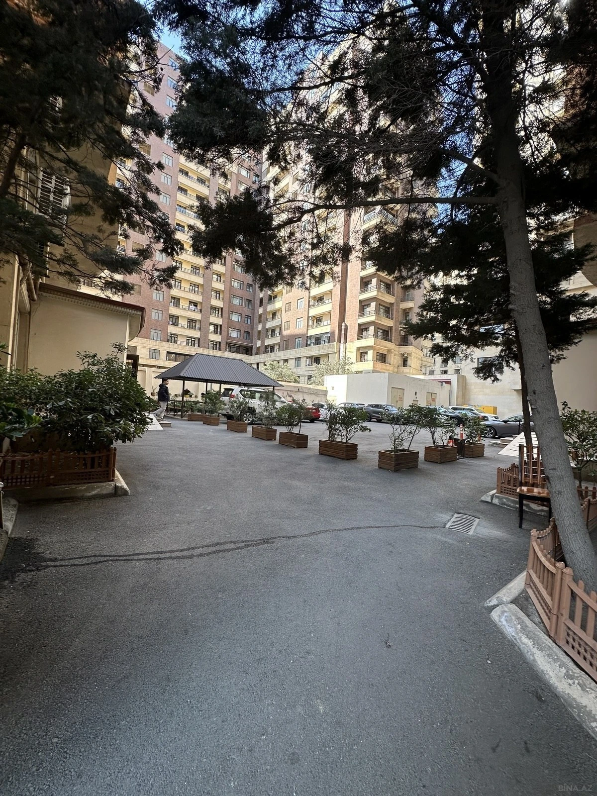 Satılır 3 otaqlı mənzil 135 m²