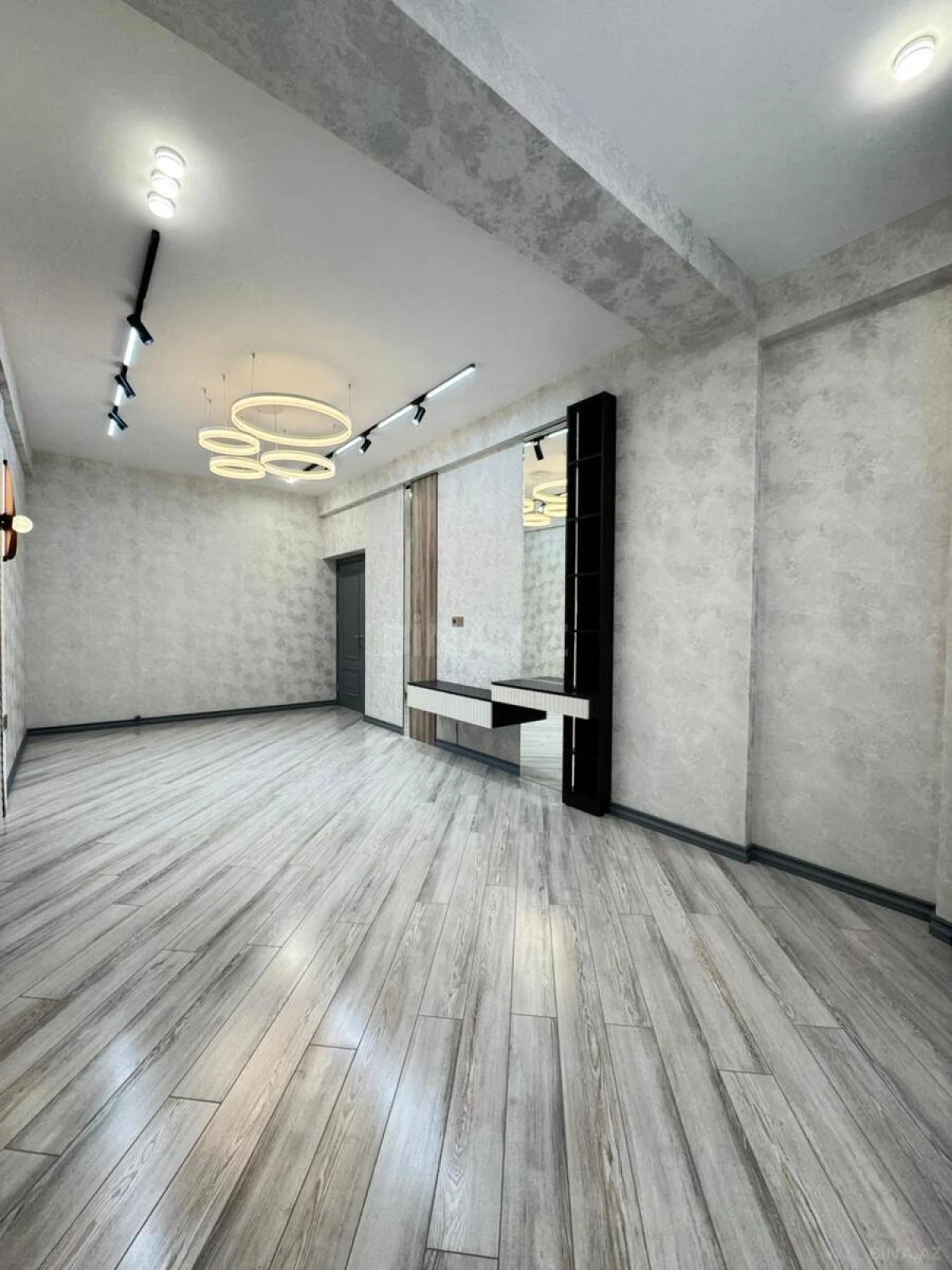 Satılır 3 otaqlı mənzil 96 m²