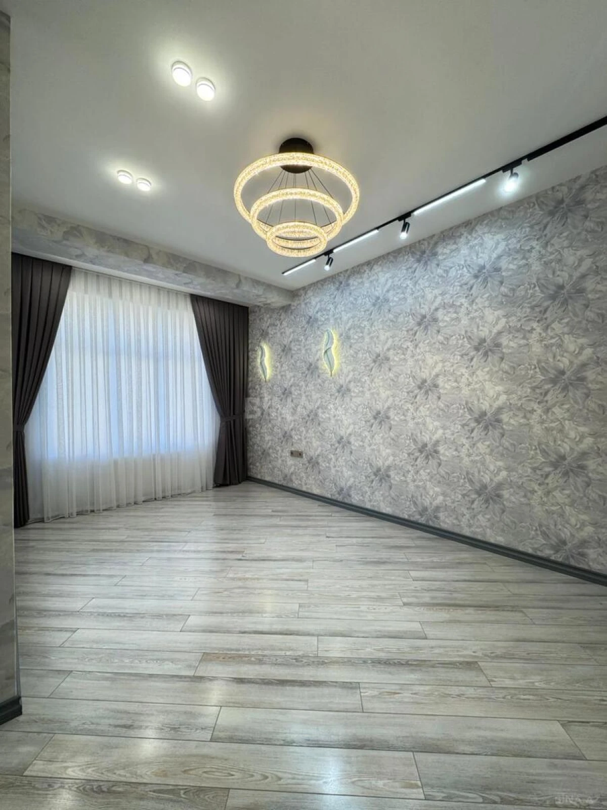 Satılır 3 otaqlı mənzil 96 m²