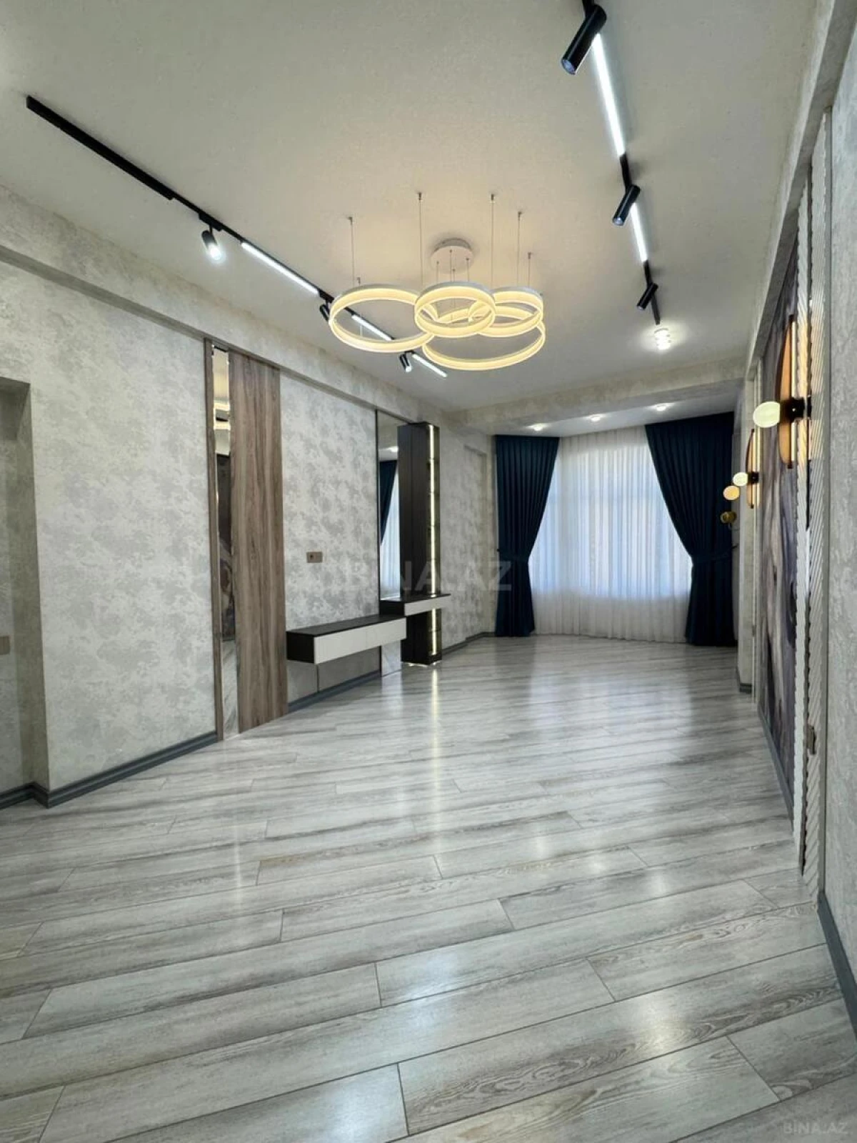 Satılır 3 otaqlı mənzil 96 m²