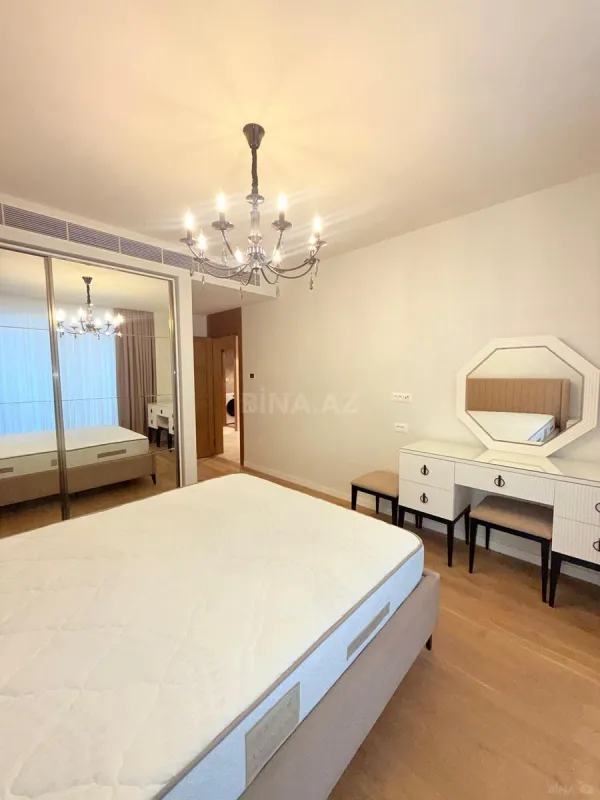 Satılır 2 otaqlı mənzil 78 m²
