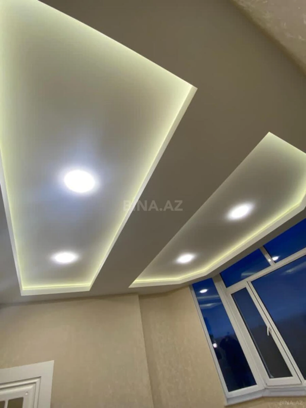 Satılır 4 otaqlı mənzil 95 m²