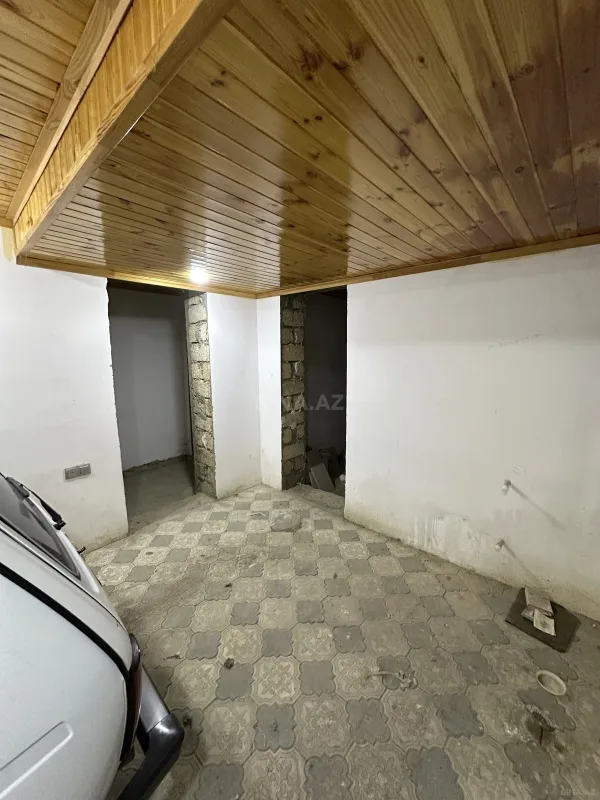 Satılır 7 otaqlı həyət evi 198 m²