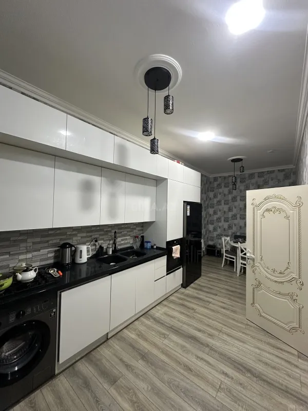 Satılır 7 otaqlı həyət evi 198 m²