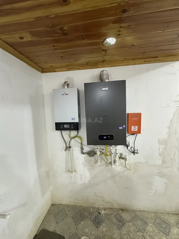 Satılır 7 otaqlı həyət evi 198 m²