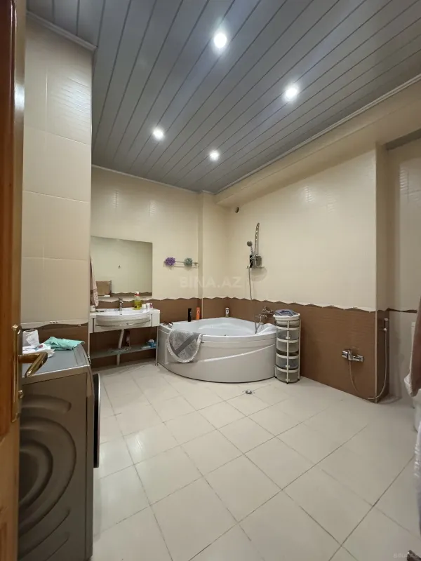 Satılır 4 otaqlı mənzil 168 m²