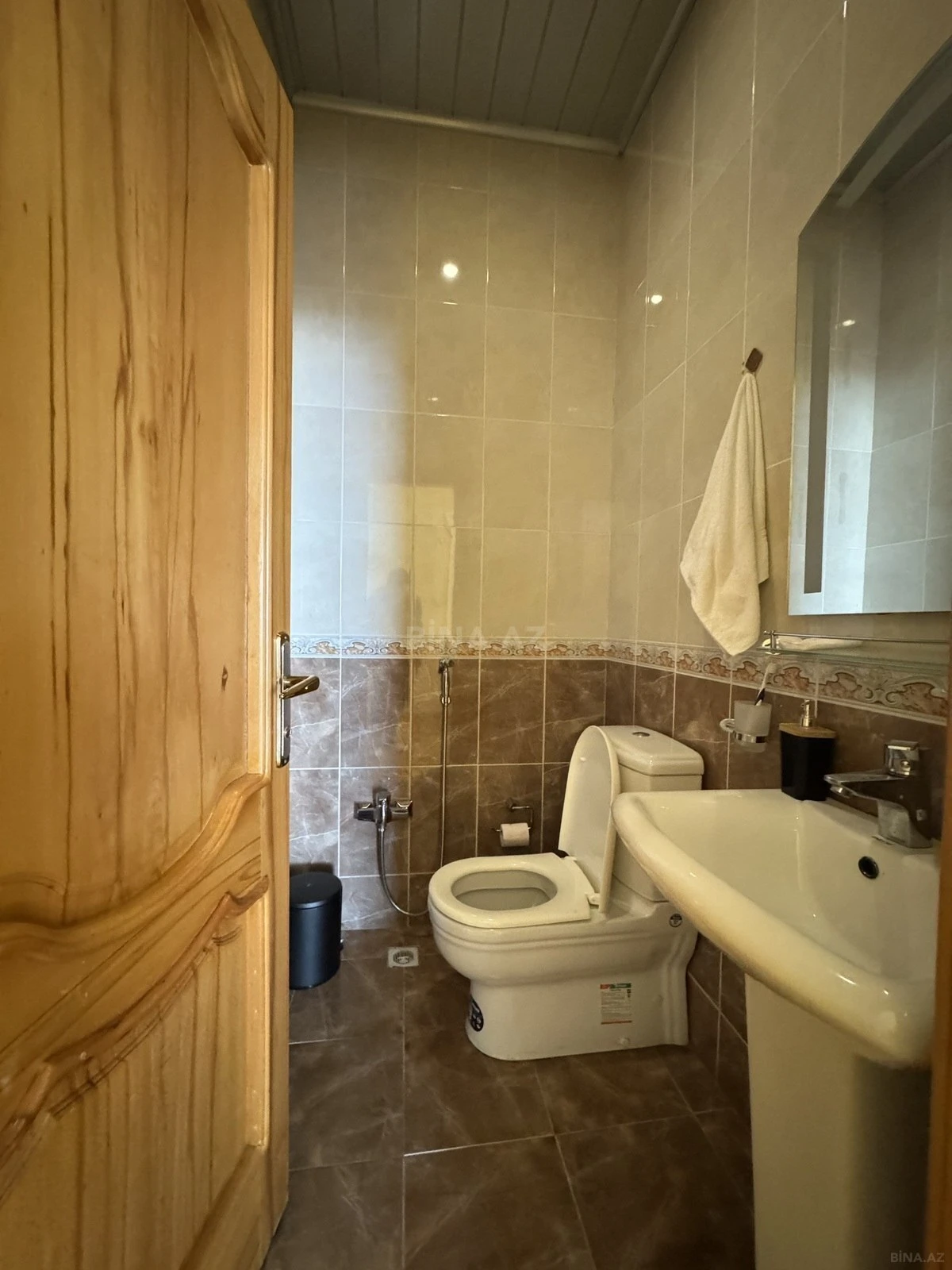 Satılır 4 otaqlı mənzil 168 m²