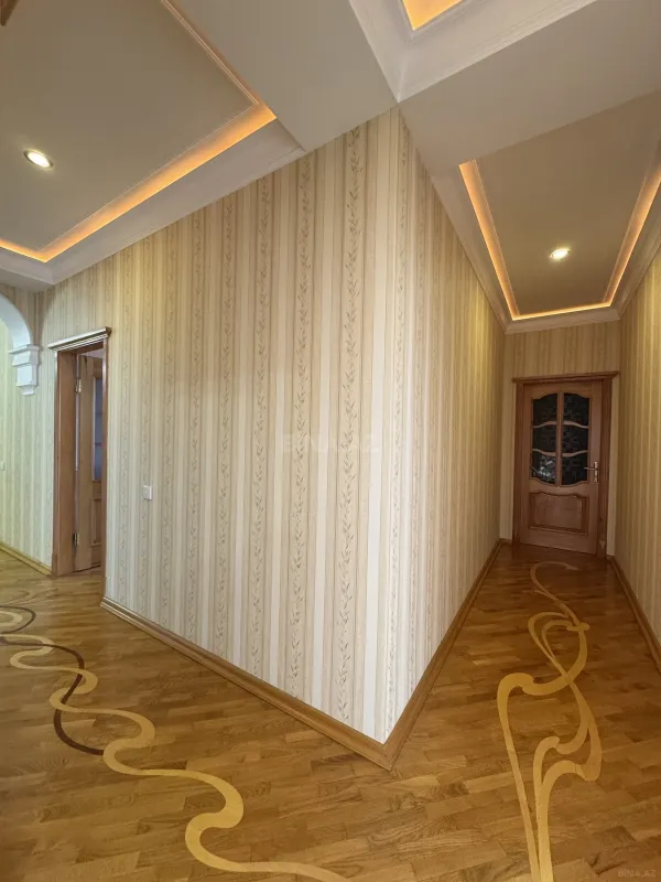 Satılır 4 otaqlı mənzil 168 m²