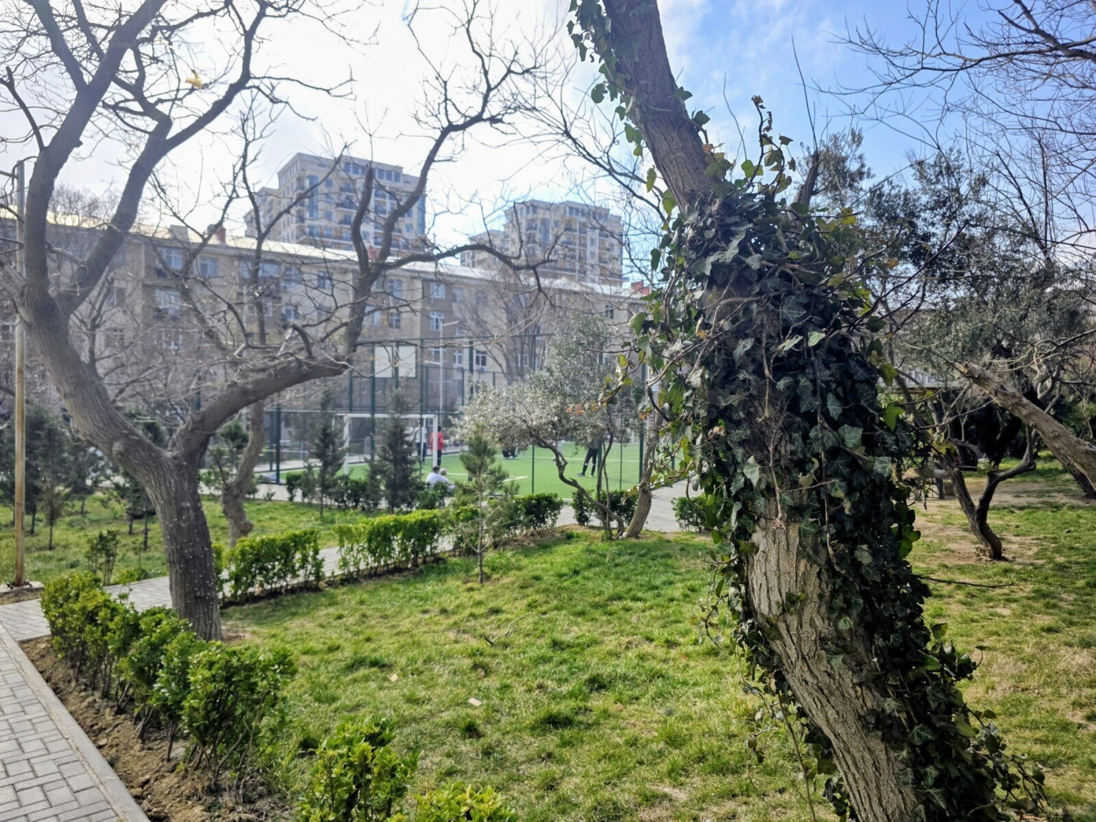 Satılır 2 otaqlı mənzil 74.9 m²