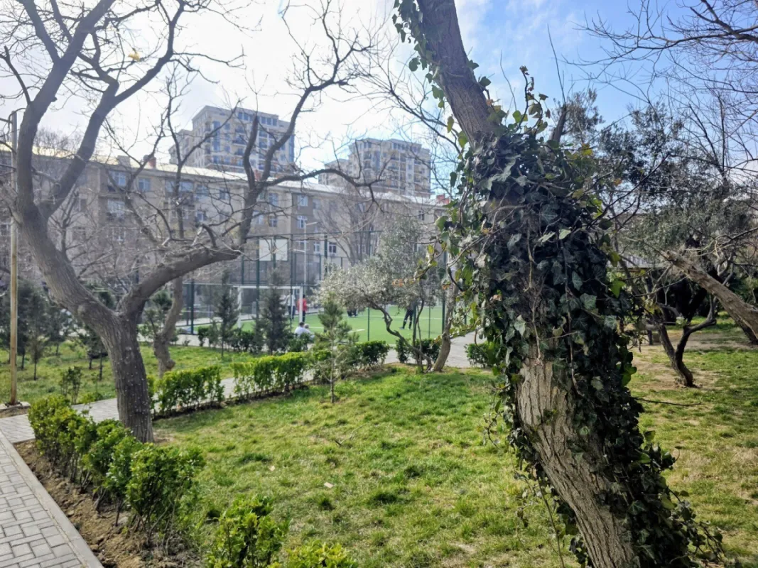 Satılır 2 otaqlı mənzil 74.9 m²