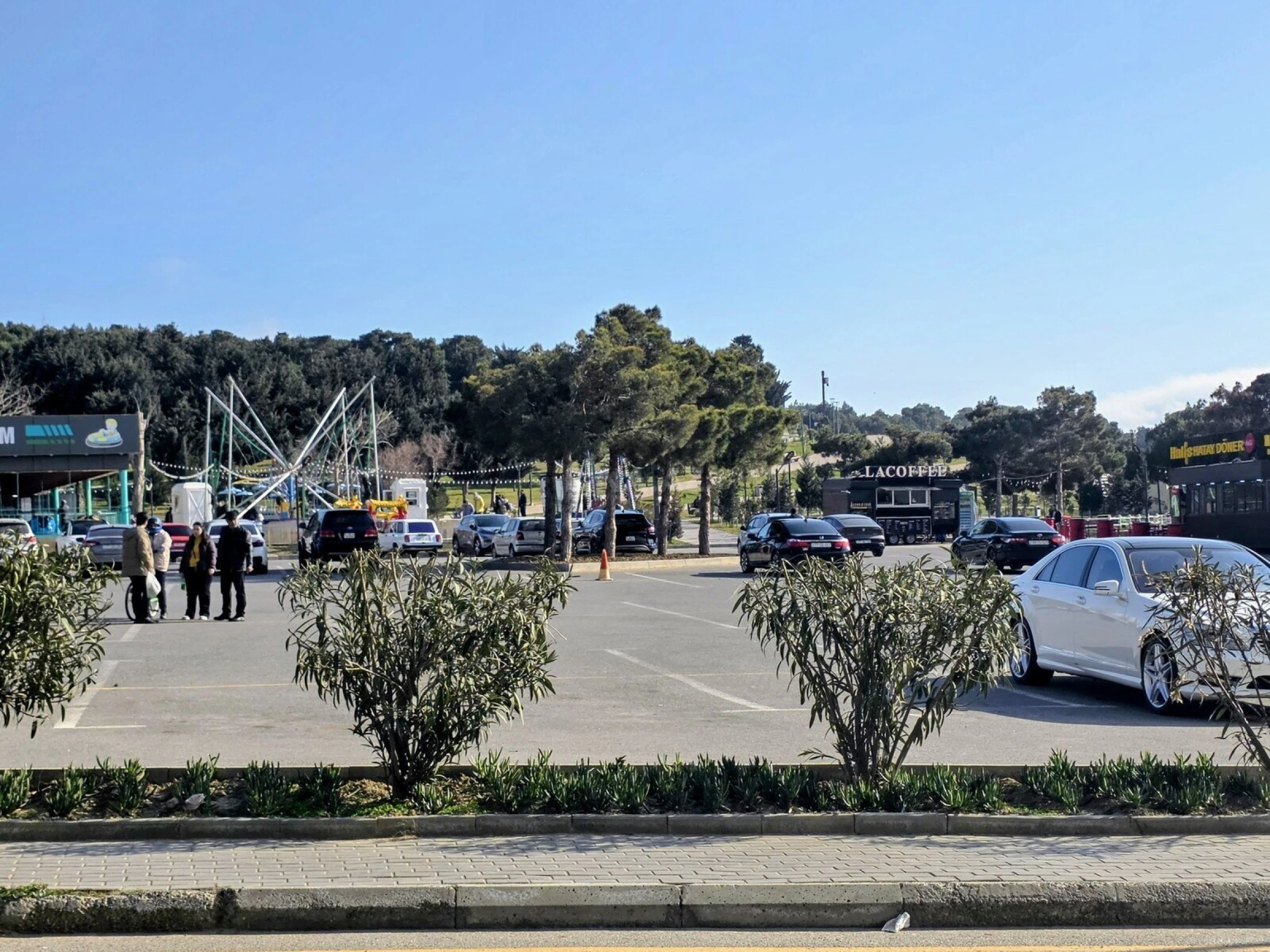 Satılır 2 otaqlı mənzil 74.9 m²