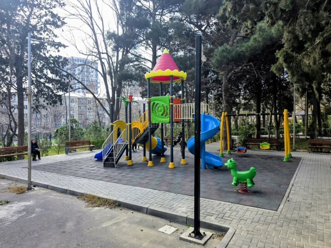 Satılır 2 otaqlı mənzil 74.9 m²