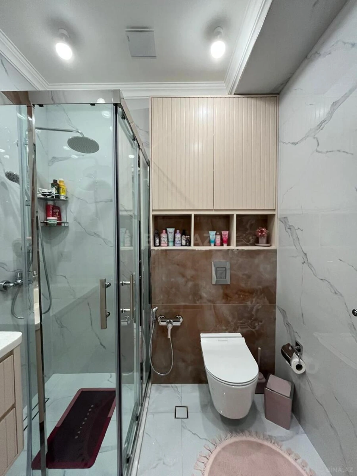 Satılır 4 otaqlı mənzil 200 m²