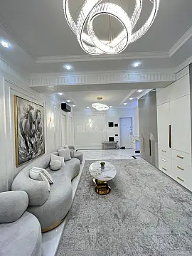 Satılır 4 otaqlı mənzil 200 m²
