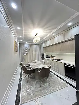 Satılır 4 otaqlı mənzil 200 m²