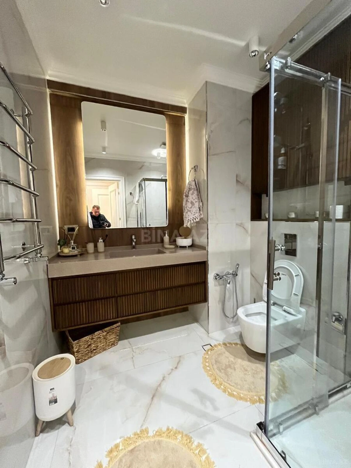 Satılır 4 otaqlı mənzil 200 m²