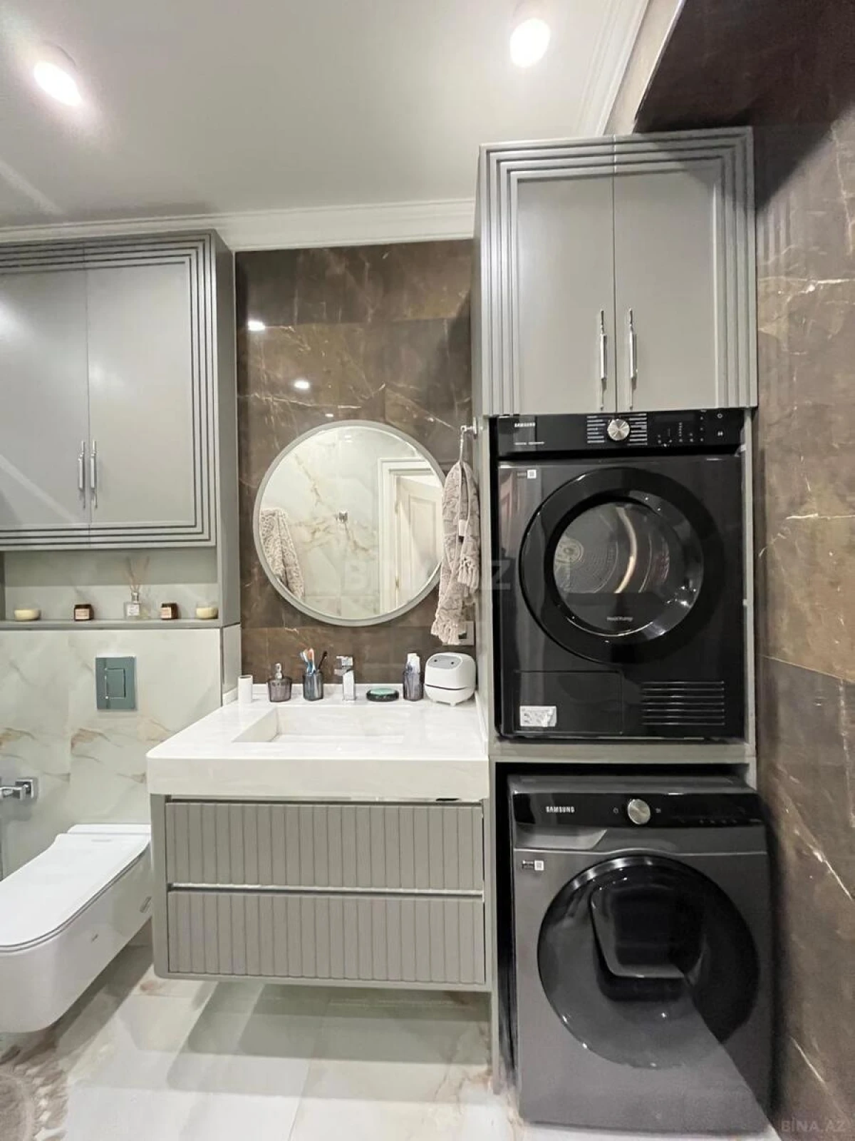 Satılır 4 otaqlı mənzil 200 m²