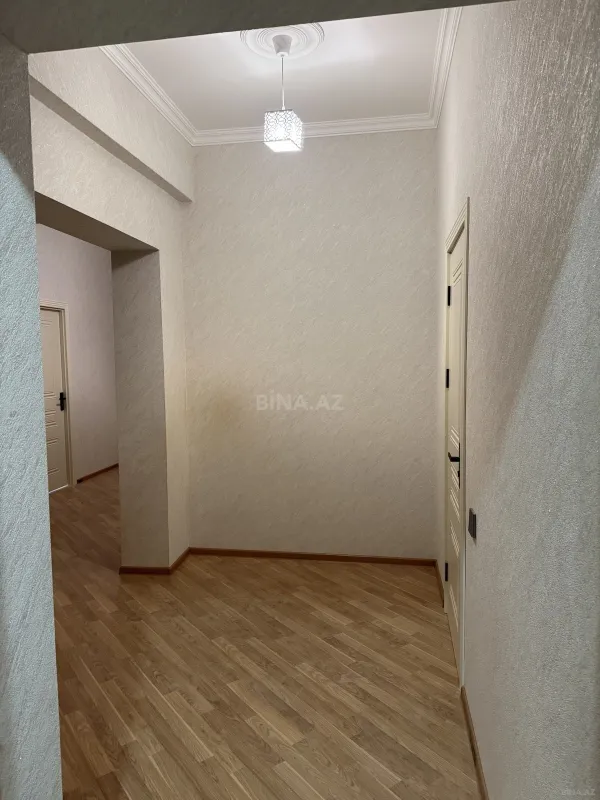 Satılır 3 otaqlı mənzil 113 m²