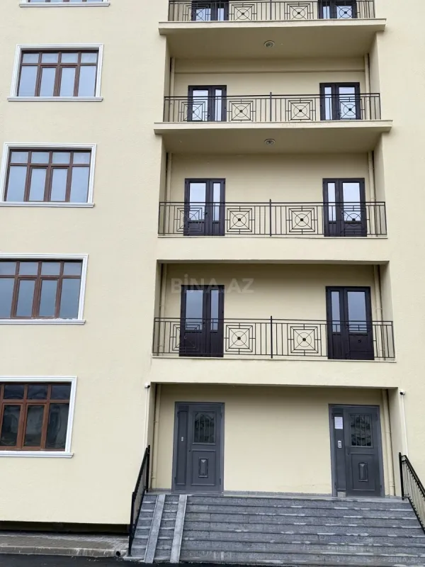 Satılır 3 otaqlı mənzil 113 m²