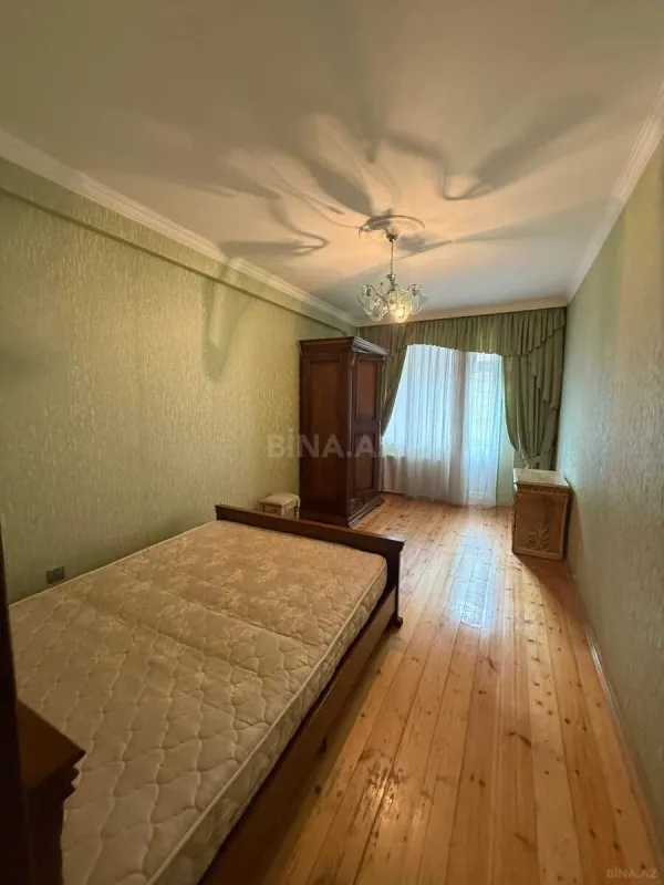 Satılır 3 otaqlı mənzil 115 m²