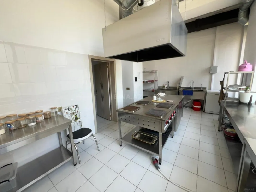 Satılır obyekt 850 m²