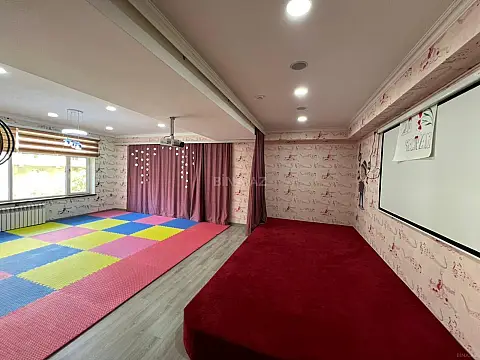 Satılır obyekt 850 m²