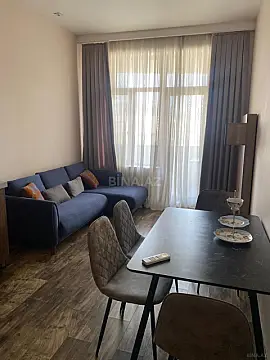 Kirayə verilir 2 otaqlı mənzil 68 m²