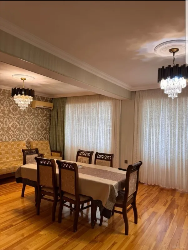 Satılır 4 otaqlı mənzil 110 m²