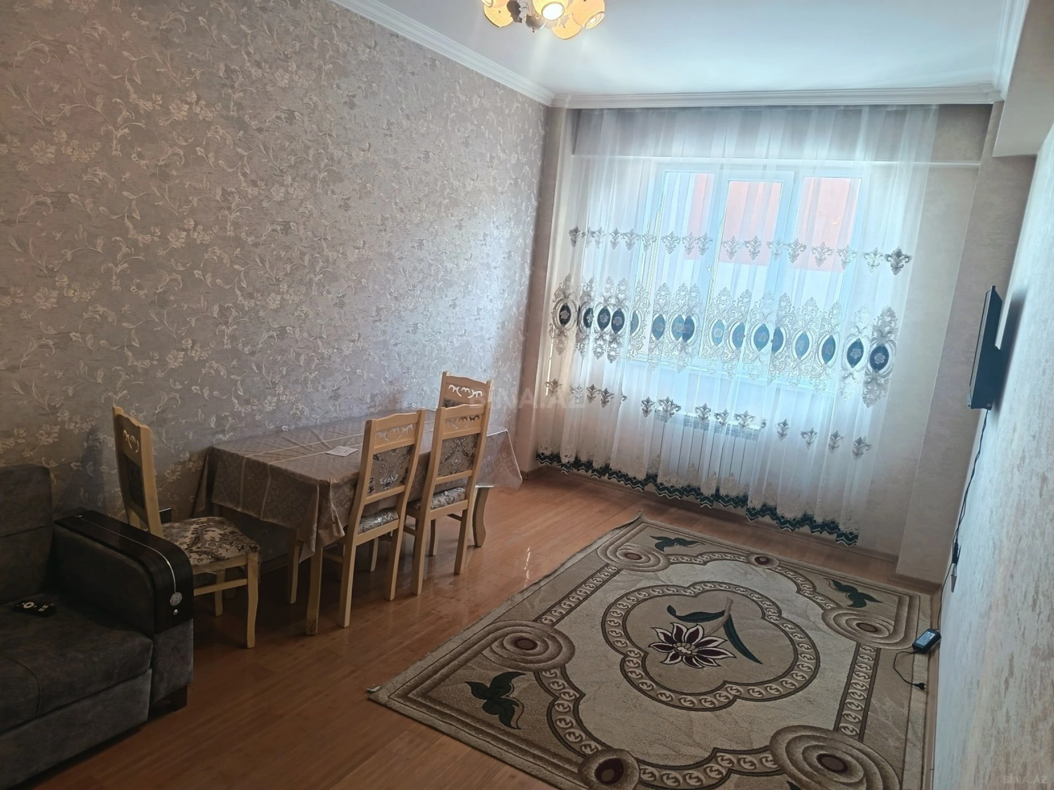 Kirayə verilir 2 otaqlı mənzil 65 m²