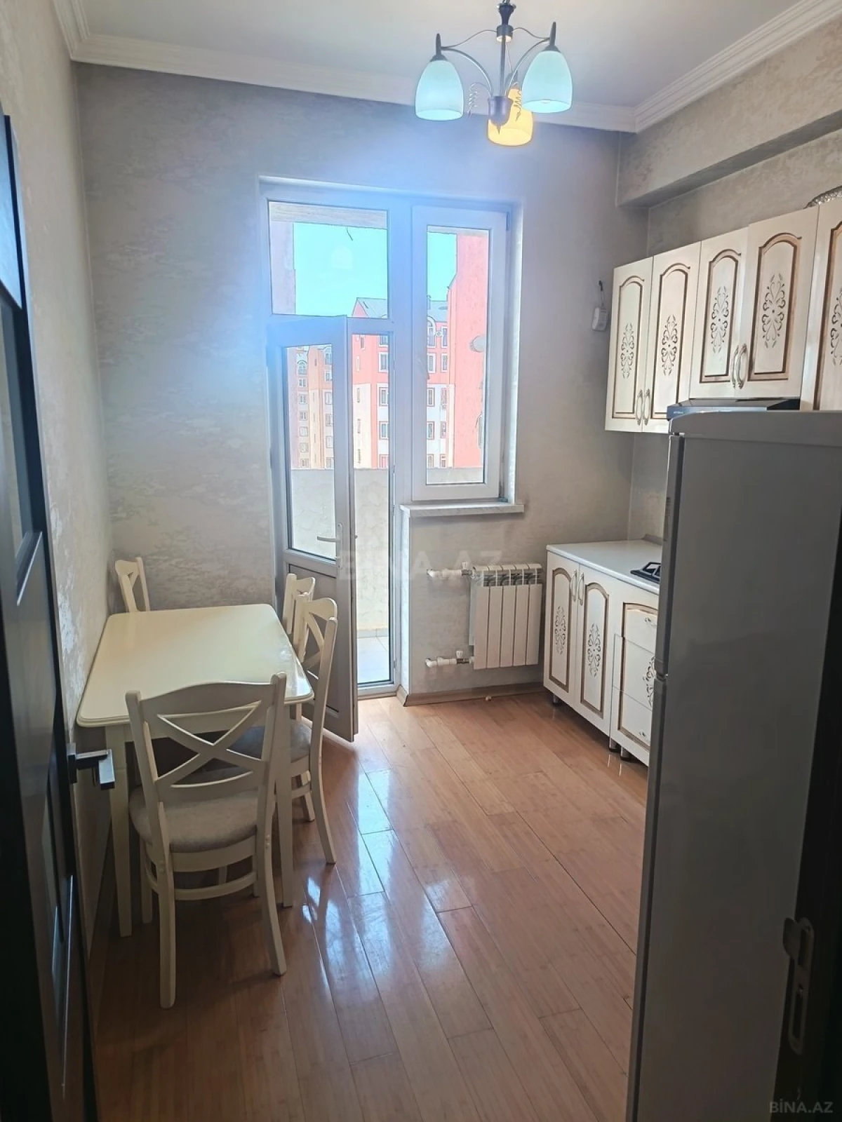 Kirayə verilir 2 otaqlı mənzil 65 m²
