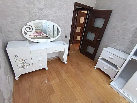 Kirayə verilir 2 otaqlı mənzil 65 m²
