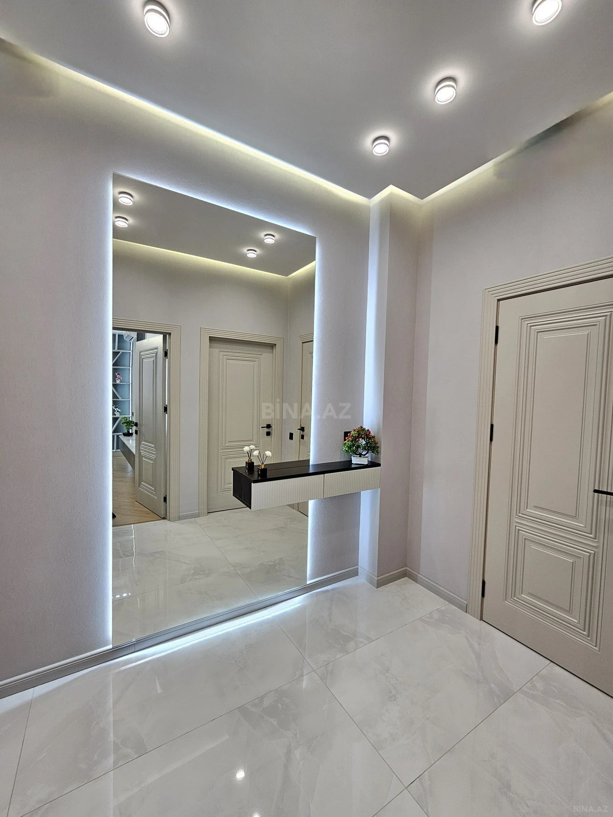 Satılır 2 otaqlı mənzil 55 m²