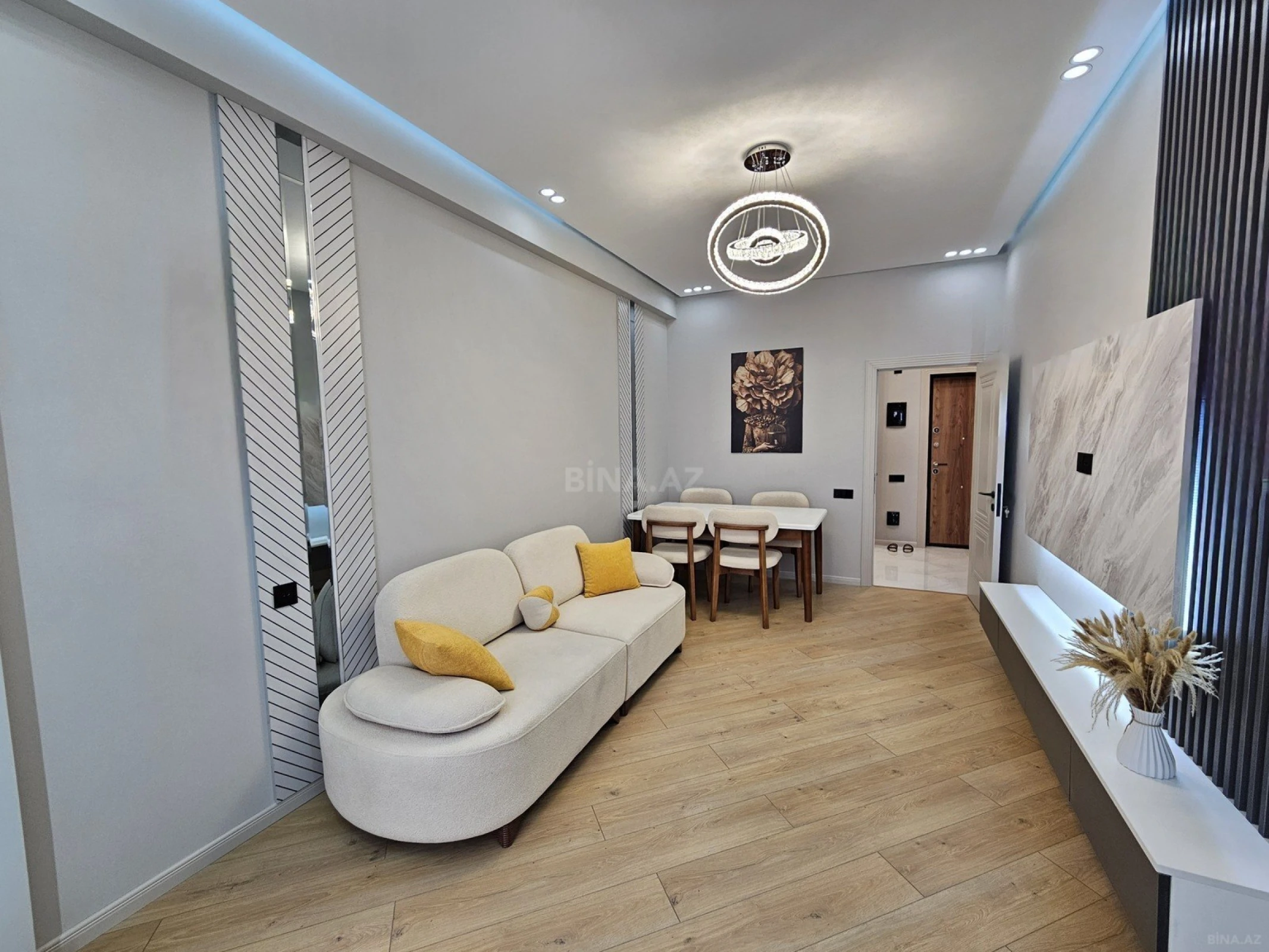 Satılır 2 otaqlı mənzil 55 m²