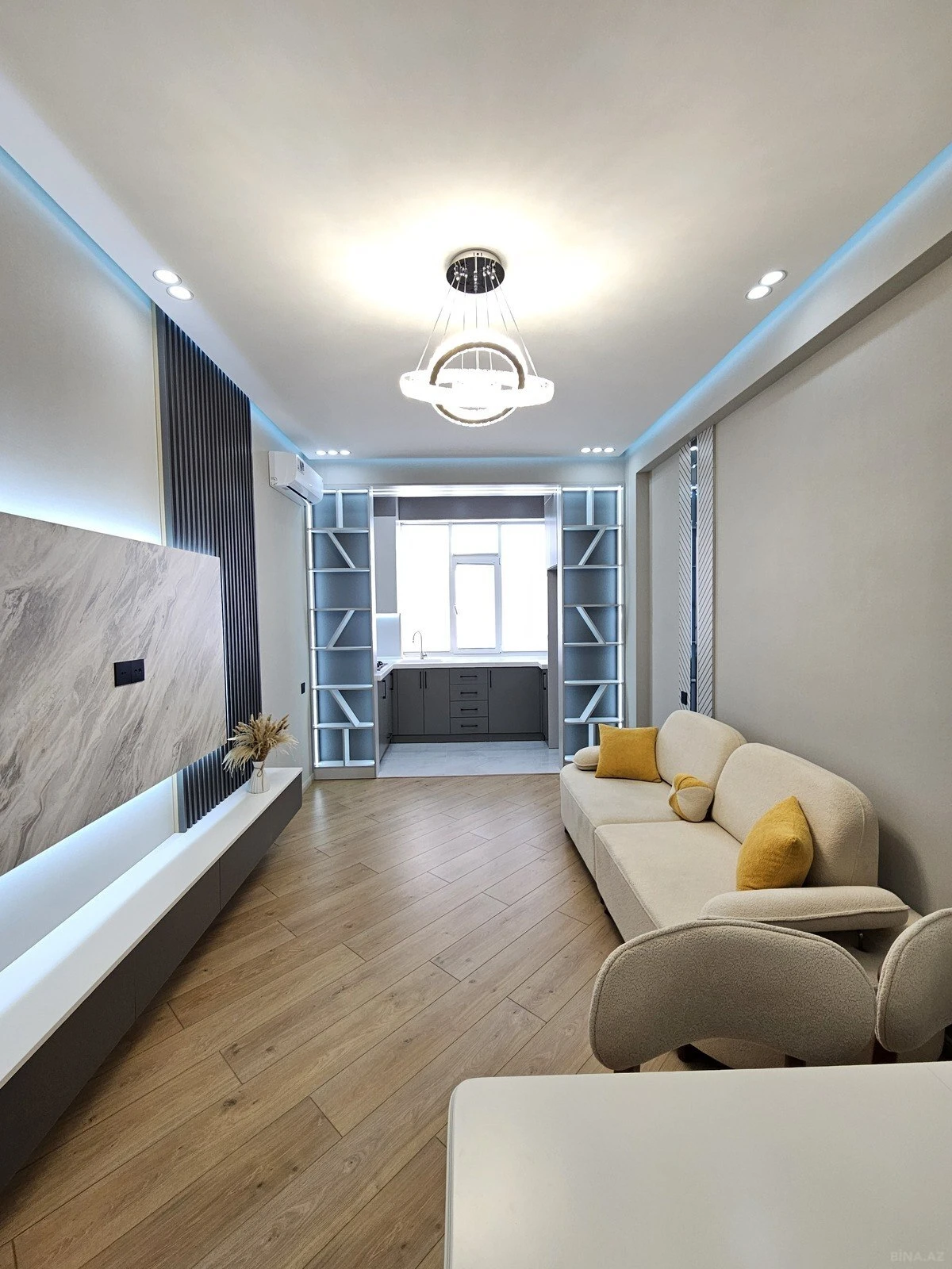 Satılır 2 otaqlı mənzil 55 m²
