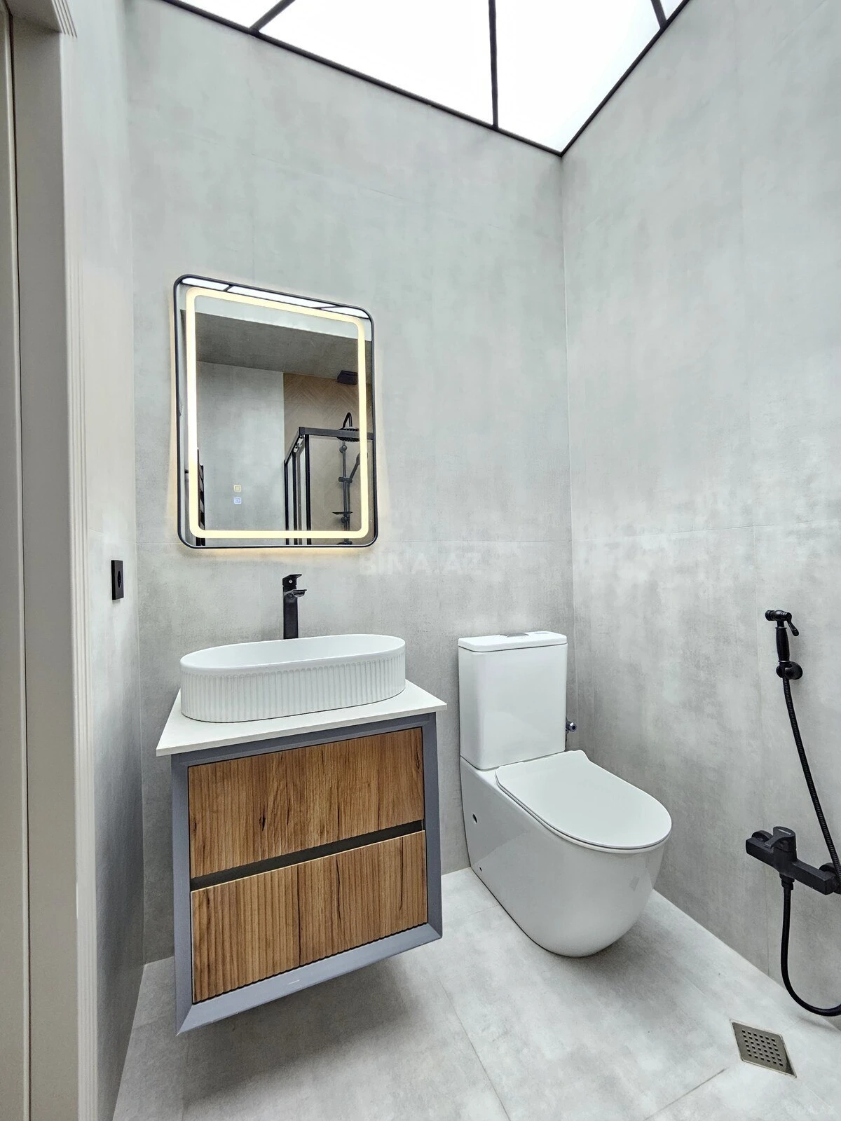 Satılır 2 otaqlı mənzil 55 m²